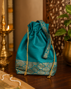 Draw string Batua - Silk